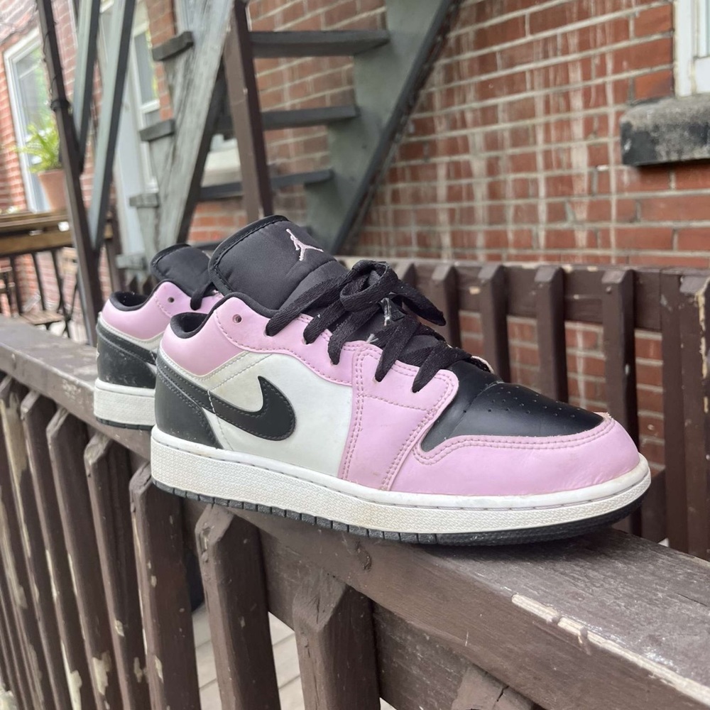 Air Jordan 1 Low GS 'Light Arctic Pink'